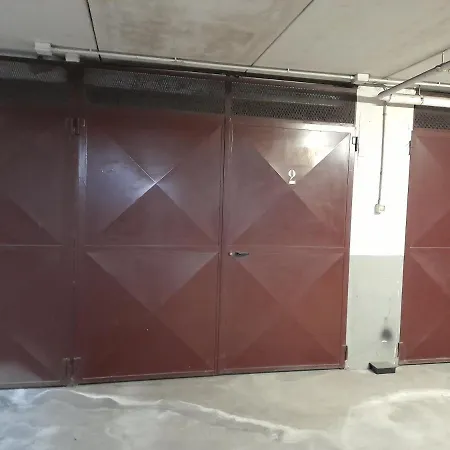 公寓 Con Garage *