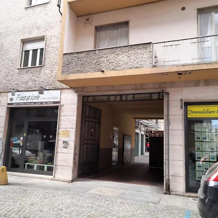 Con Garage アパート