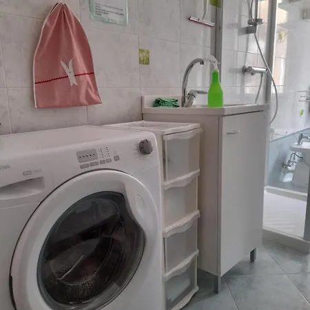 Con Garage アパート *